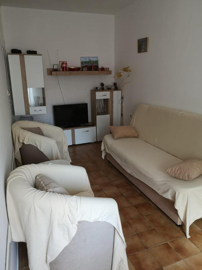 Apartment Kalavojna Rakalj Buitenkant foto